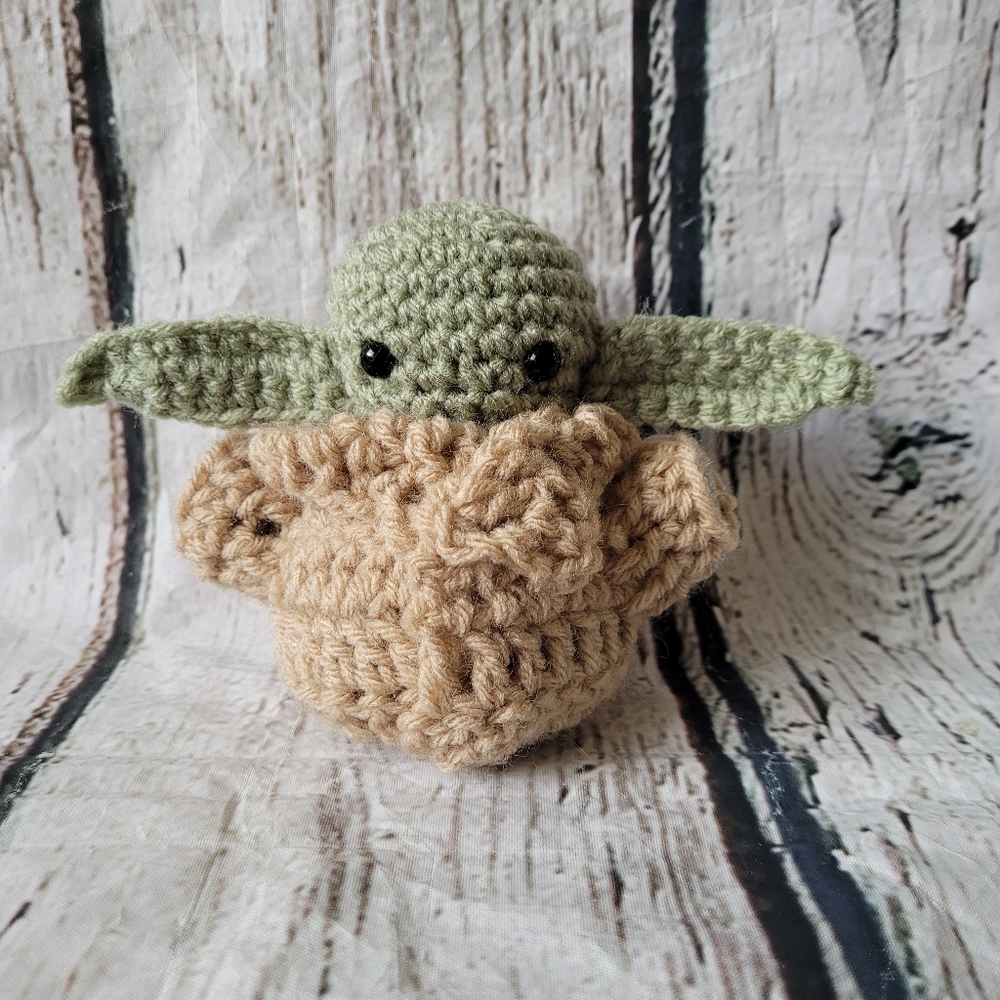Mini Baby Yoda Inspired Amigurumi - Picture 2 of 10